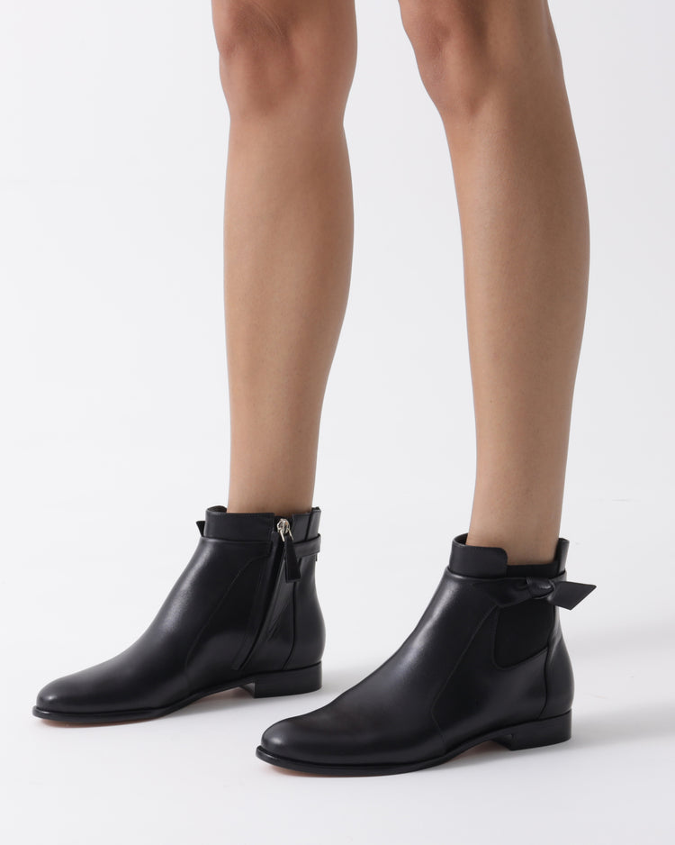 Clarita Chelsea Bootie Black