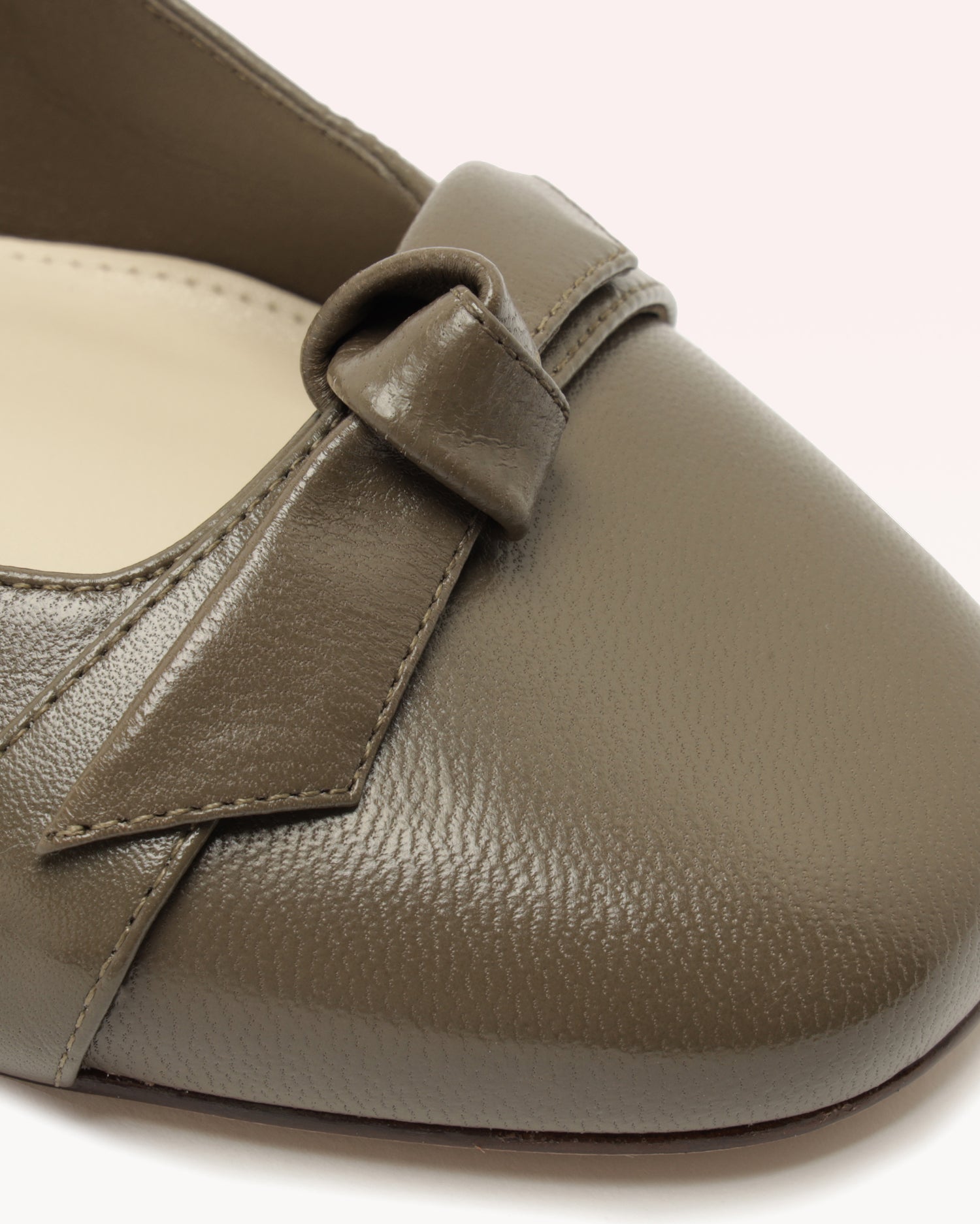 Clarita Collapsible Pebble Flats Mothers Day 24