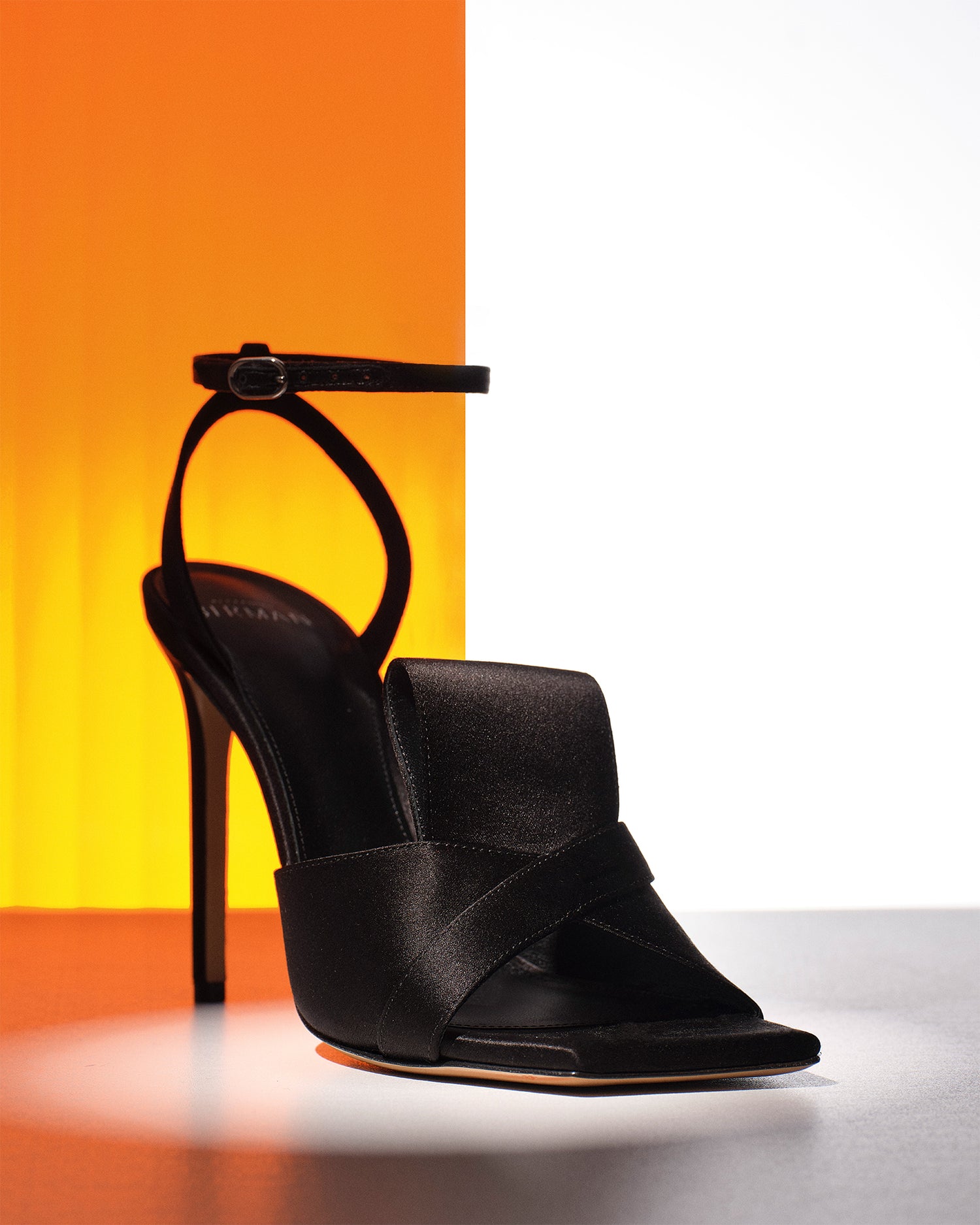 Tati Sandal 100 Black Sandals R/26