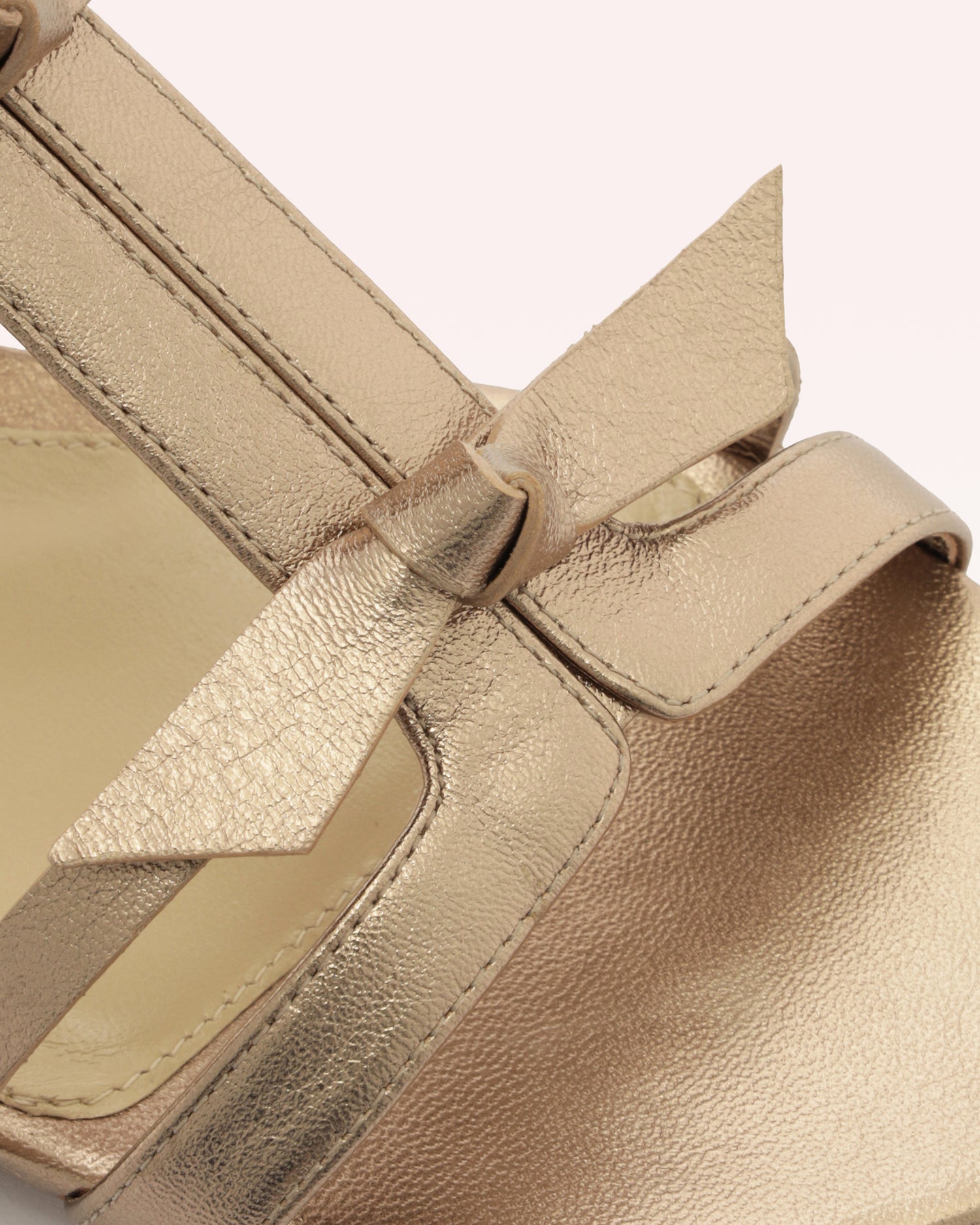 Slim Clarita Cage Flat Luna