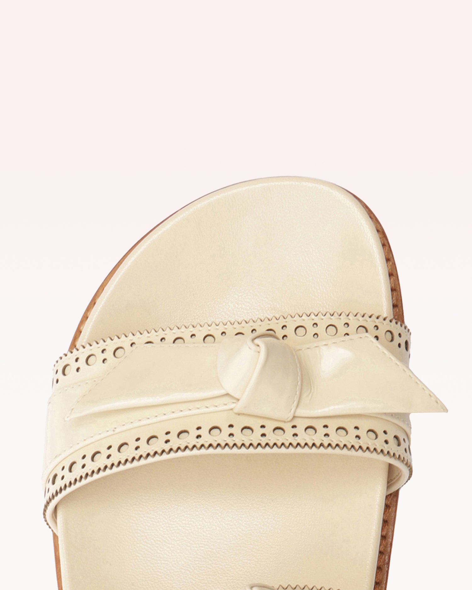 Sport Sandal Brogue Eggshell Flats P/25