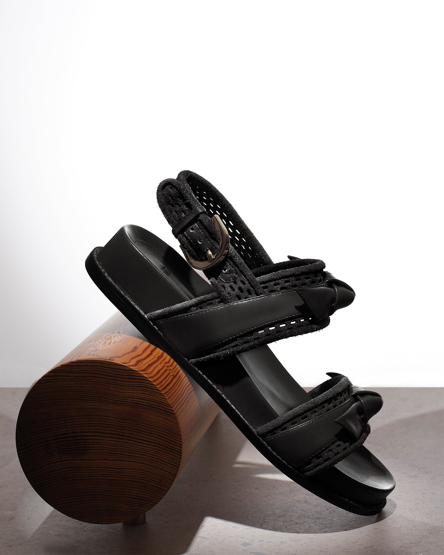 Clarita Laser Sport Sandal Black Flats R/26