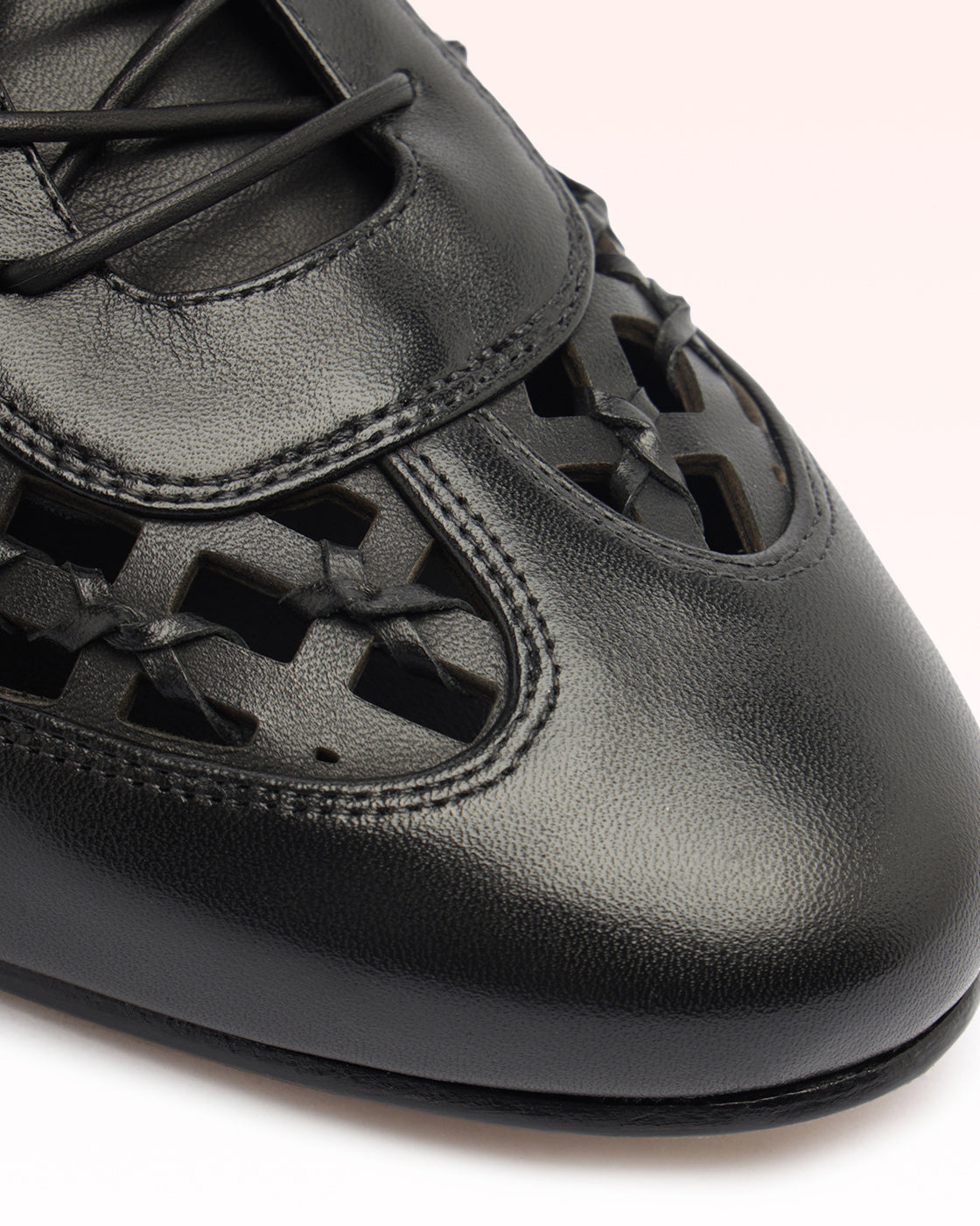 Elora Black Sneakers R/26