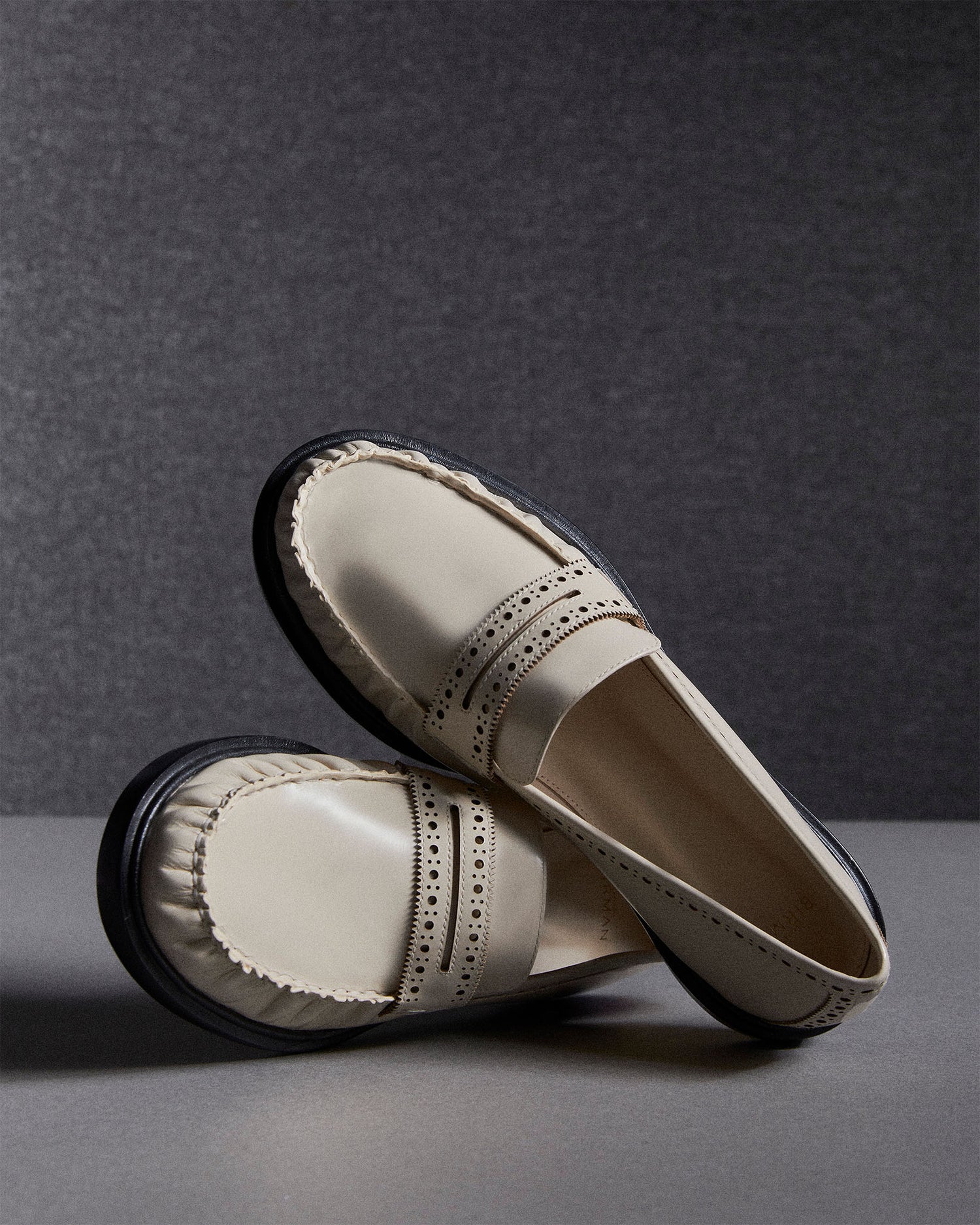 Soft Loafer Brogue Eggshell Loafers P/25