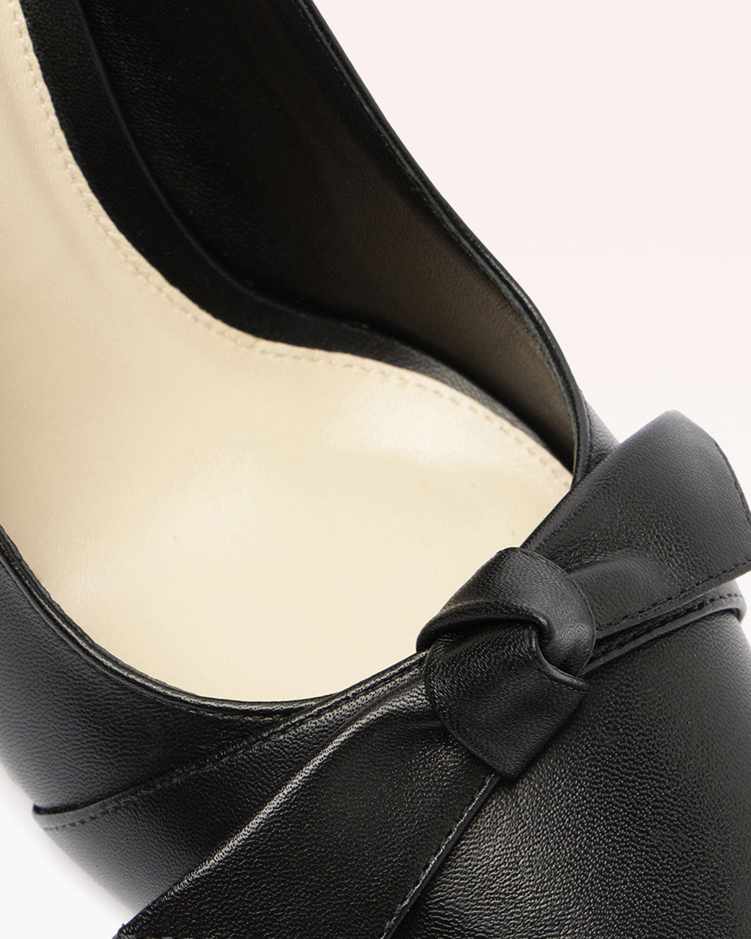 Clarita Almond Pump 85 Black
