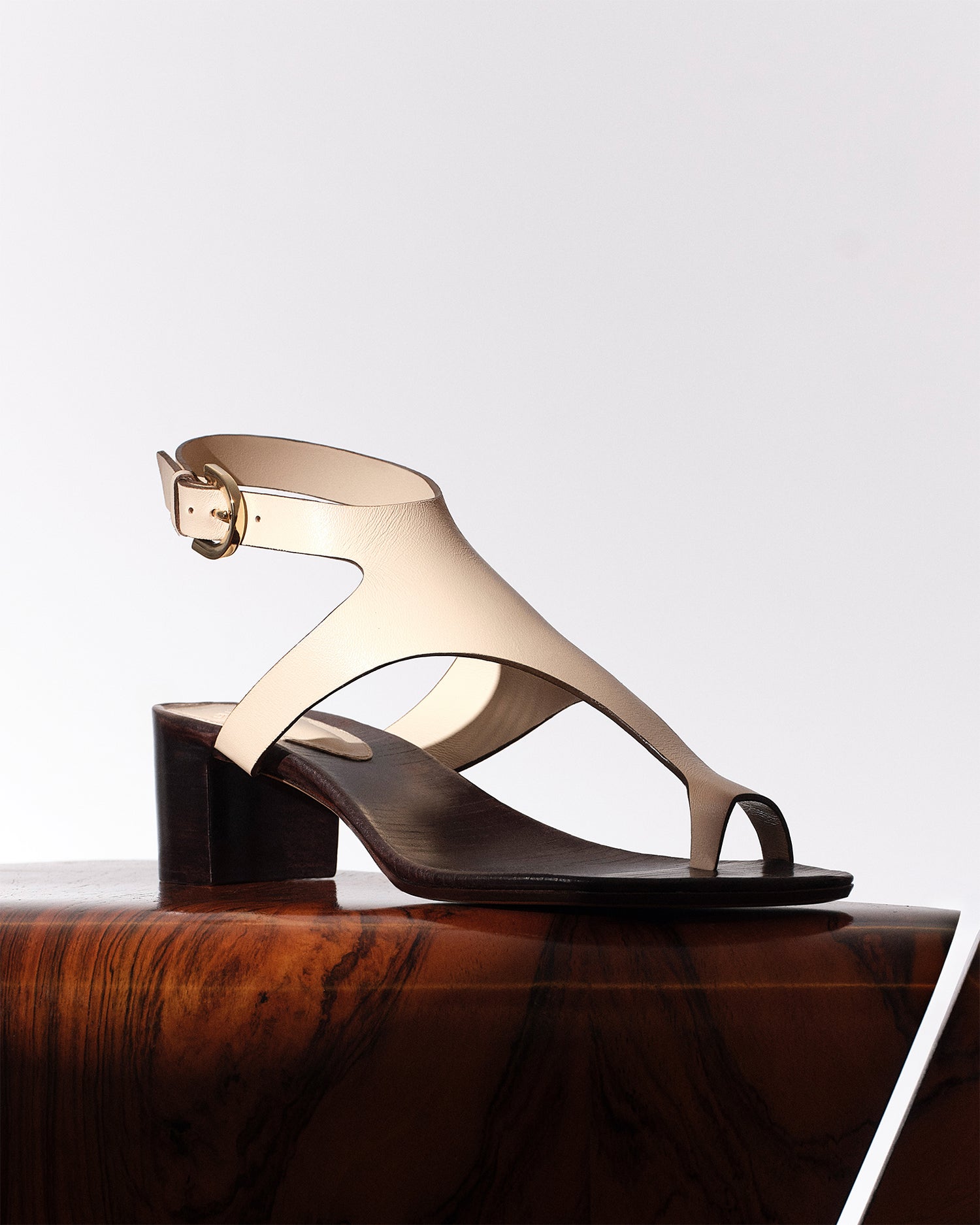 Eliah Block 45 Shell Sandals R/26